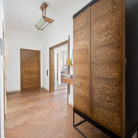 Mokotowska Superior By Bookinghost