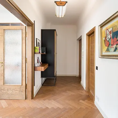 Mokotowska Superior By Bookinghost Daire *