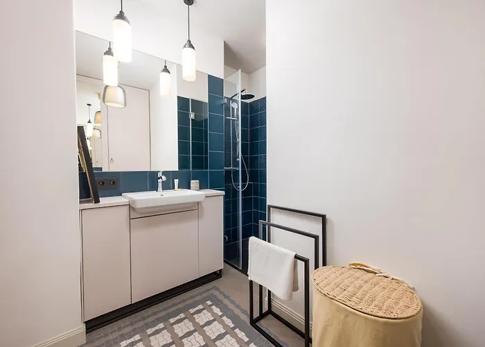 Mokotowska Superior By Bookinghost